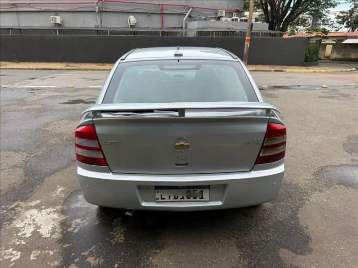 ASTRA 2.0 MPFI Advantage 8V