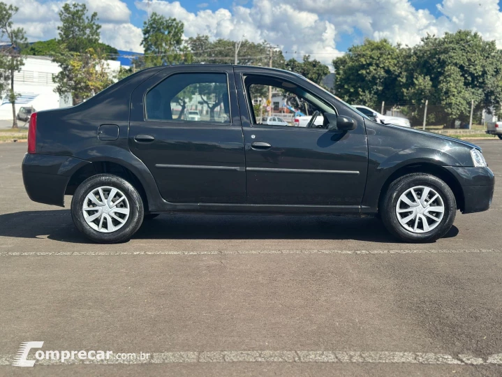 LOGAN 1.0 12V SCE Expression