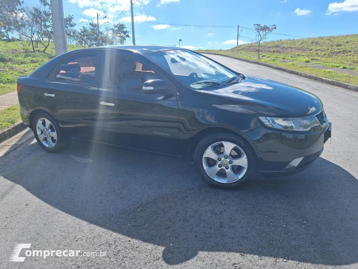 CERATO 1.6 E.213 Sedan 16V