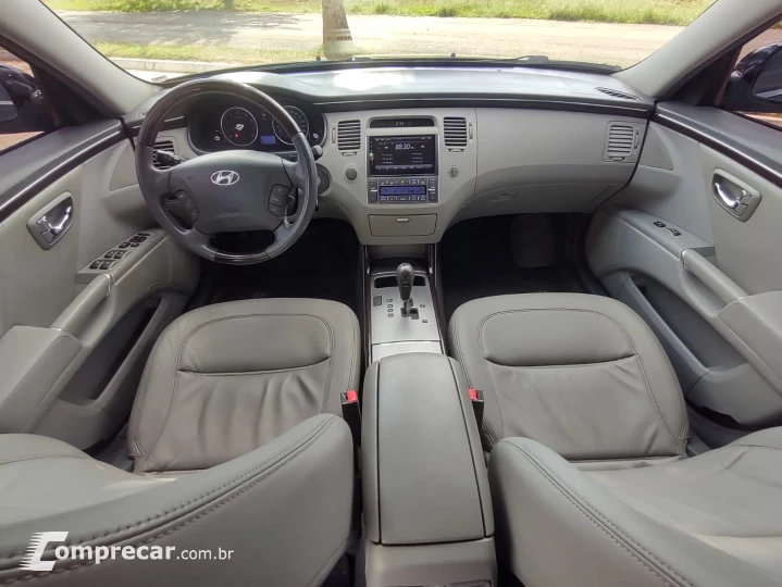 AZERA 3.3 MPFI GLS Sedan V6 24V