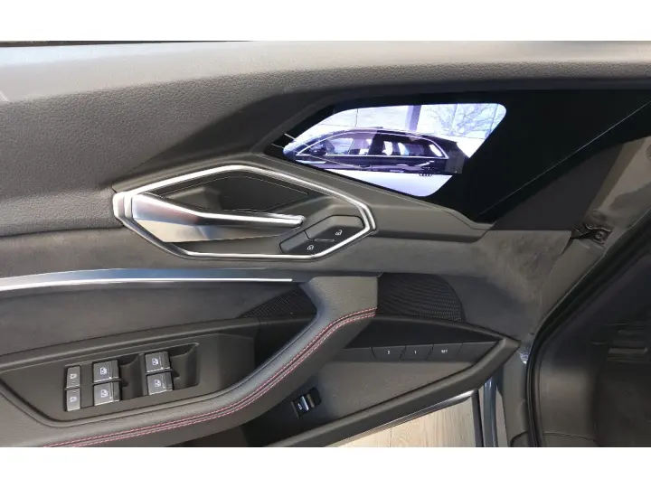 Q8 E-TRON 55 ELÉTRICO LAUNCH EDITION QUATTRO