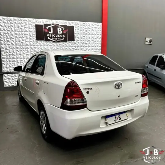 ETIOS 1.5 XLS Sedan 16V