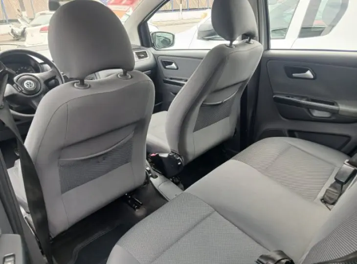 FOX - 1.0 MI 8V 4P MANUAL