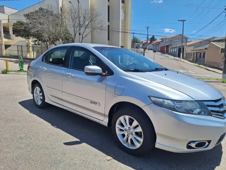 CITY 1.5 LX Sedan 16V