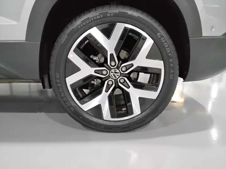 TAOS 1.4 250 TSI TOTAL FLEX COMFORTLINE AUTOMÁTICO