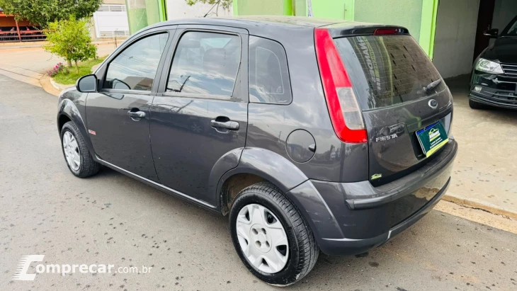 FIESTA 1.6 MPI Class Hatch 8V