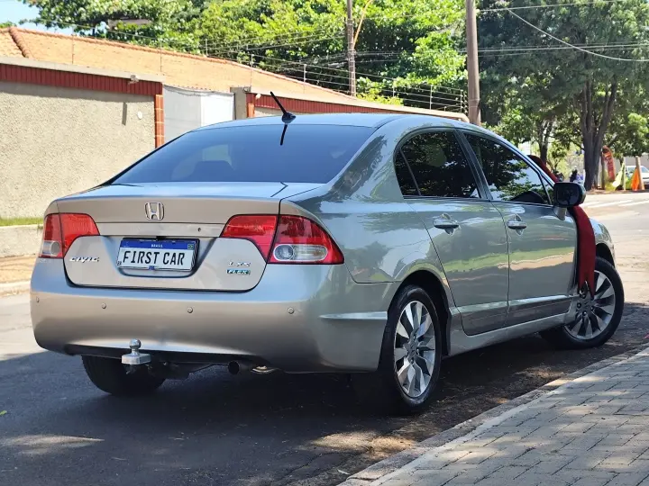 CIVIC 1.8 LXS 16V GASOLINA 4P AUTOMÁTICO