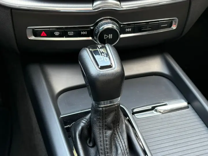 XC60 2.0 T5 Momentum AWD Geartronic