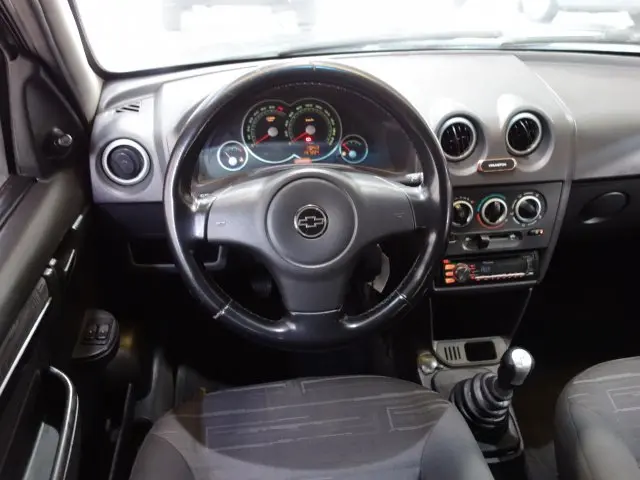 PRISMA - 1.4 MPFI MAXX 8V 4P MANUAL