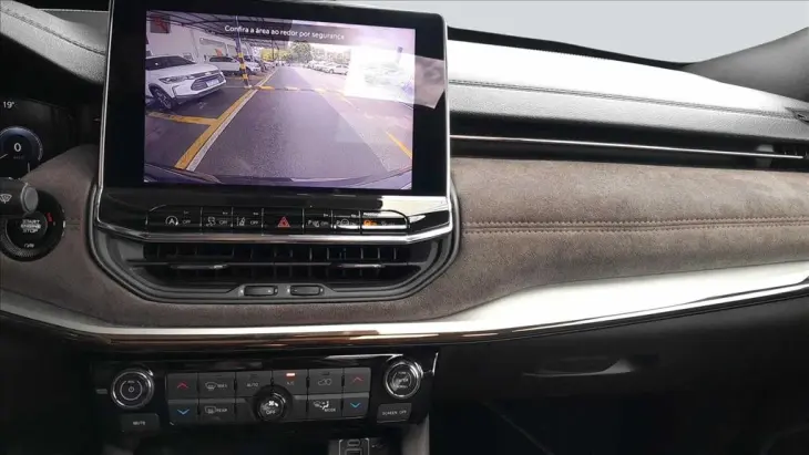 COMMANDER 1.3 T270 TURBO FLEX OVERLAND AT6