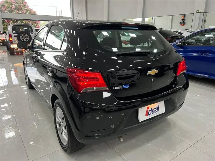 ONIX 1.4 MPFI LT 8V FLEX 4P AUTOMÁTICO