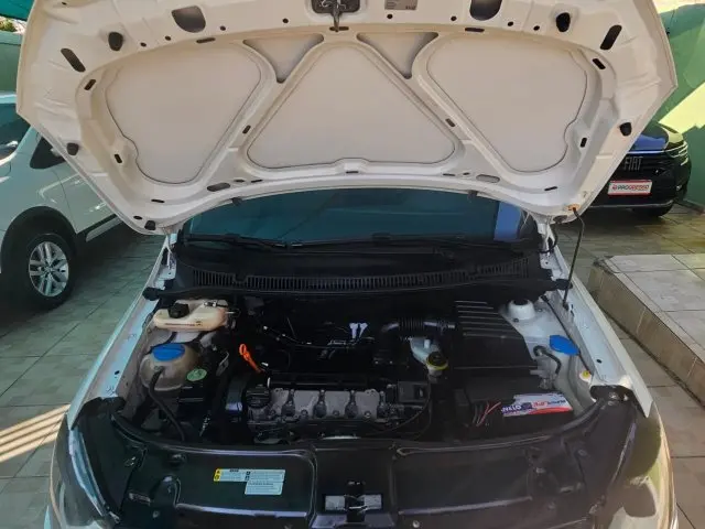 FOX - 1.6 MI 8V 4P MANUAL