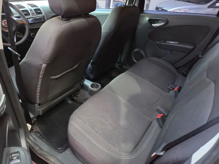 Grand Siena ATTRACTIVE 1.0 Flex 8V 4p