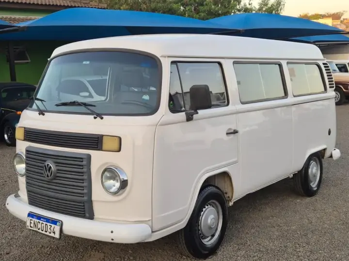 Kombi 1.4 FLEX STD LOTAÇÃO 12 LUGARES