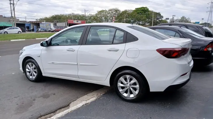 ONIX 1.0 Turbo Plus LT