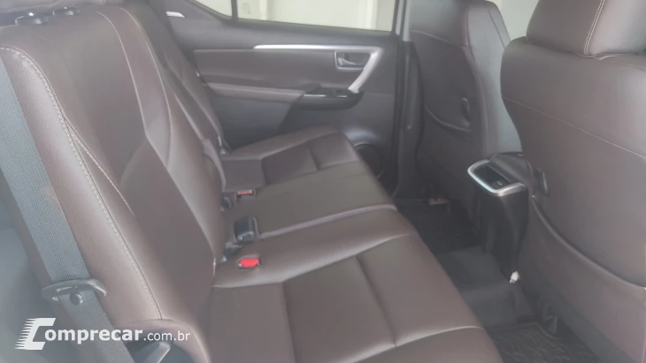 HILUX SW4 2.7 SRV 7 Lugares 4X2 16V