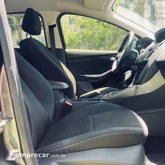 FOCUS 2.0 SE Fastback 16V