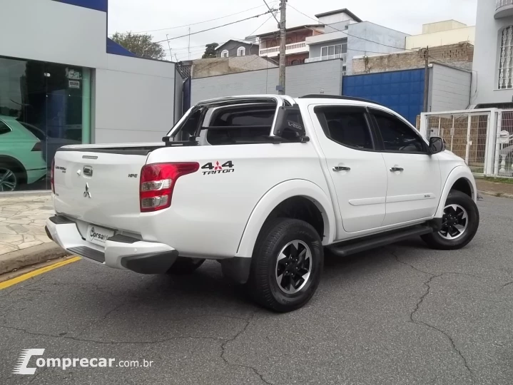 L200 TRITON 2.4 16V Turbo Sport HPE CD 4X4