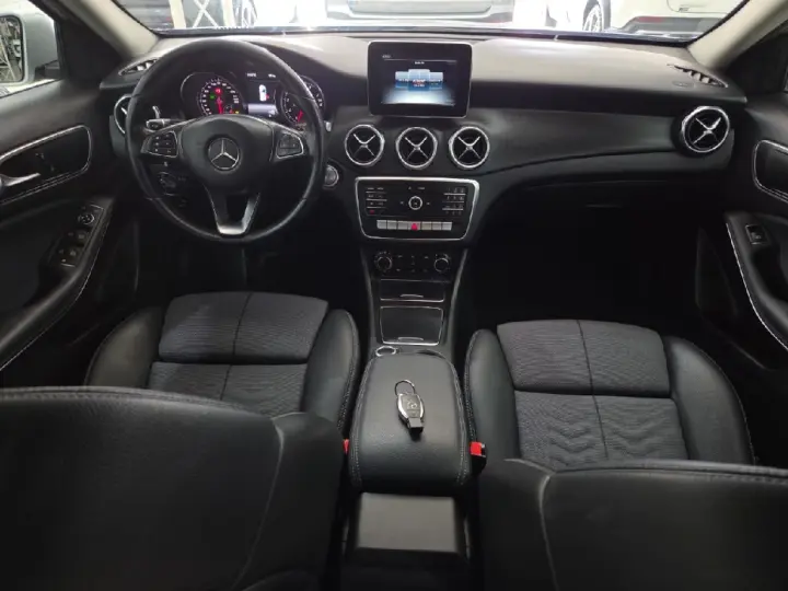 GLA 200 1.6 CGI STYLE 16V TURBO FLEX 4P AUTOMATICO