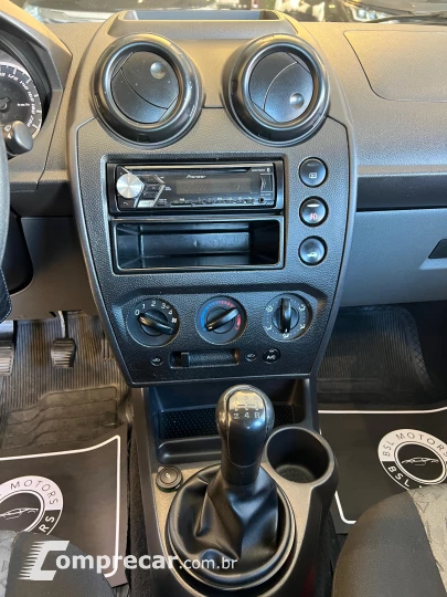 FIESTA 1.6 Rocam Sedan 8V