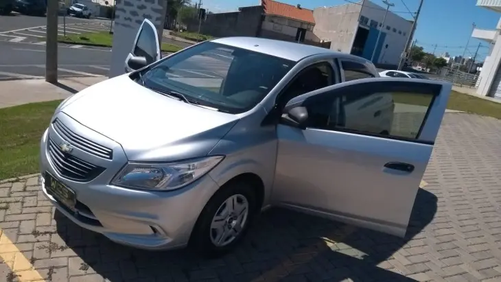 Onix Hatch LS 1.0 8V FlexPower 5P 2015