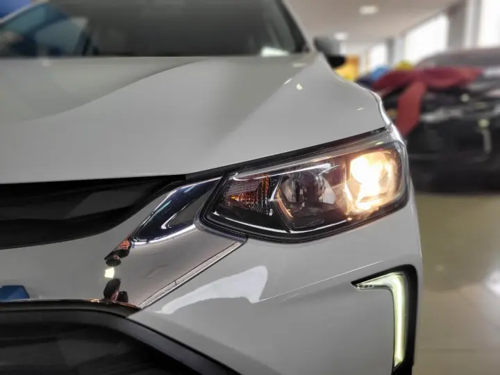 TRACKER LT 1.0 Turbo 12V Flex Aut.