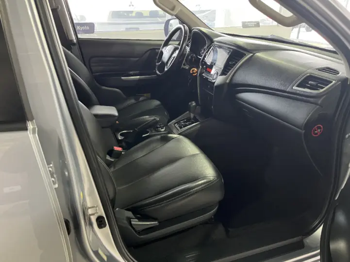 L200 TRITON 2.4 16V Turbo Sport HPE CD 4X4