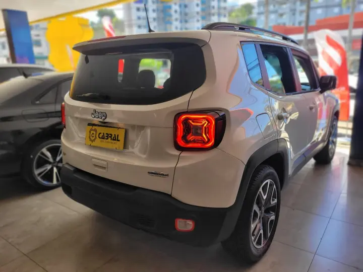 Renegade Longitude 1.8 4x2 Flex 16V Aut.