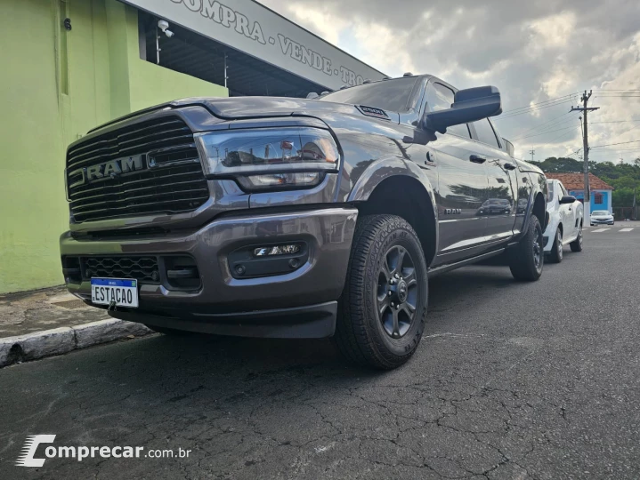 RAM 6.7 2500 Night Edition 4X4 CD I6 Turbo