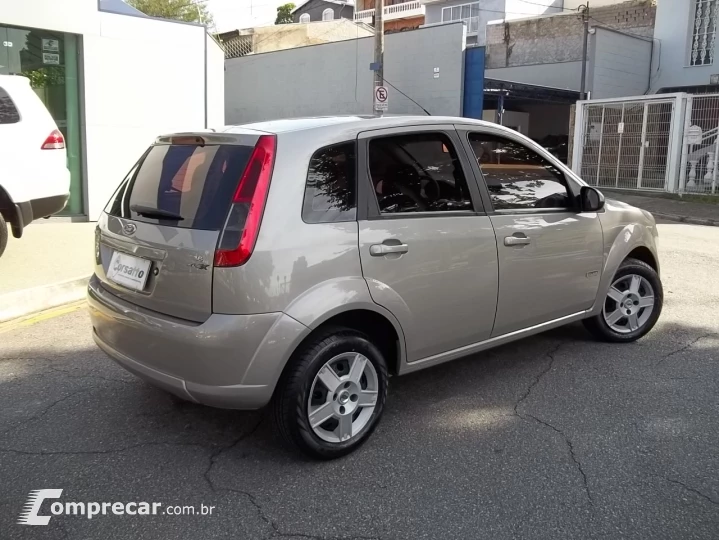 FIESTA 1.6 MPI Class Hatch 8V