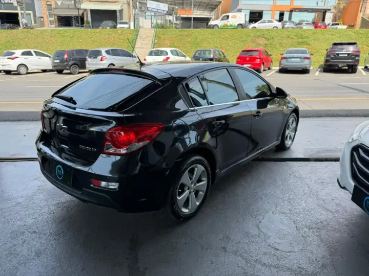 CRUZE HB Sport LT 1.8 16V FlexP. 5p Mec