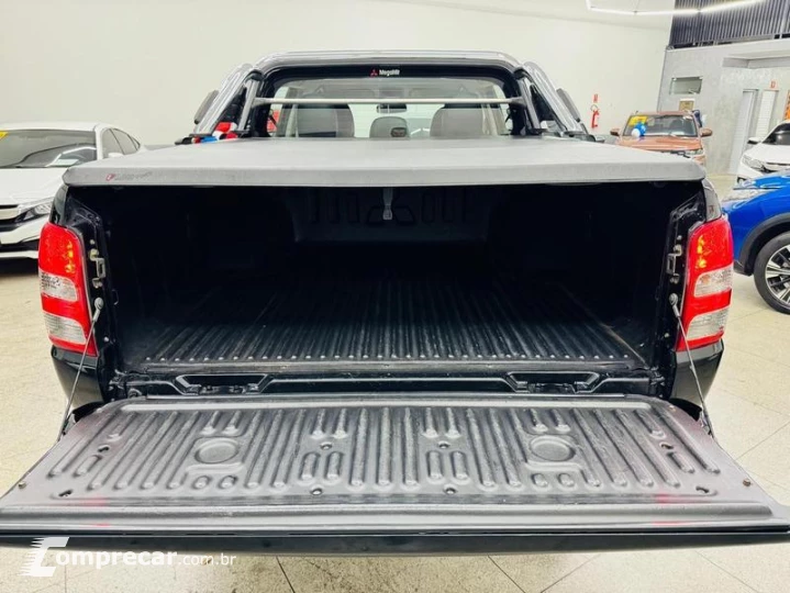 TRITON HPE-S 2.4 CD 4x4 TB DIESEL AUT.