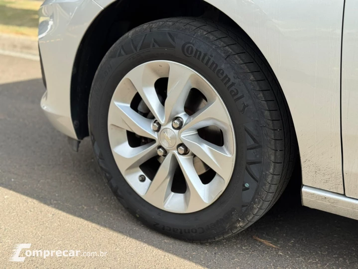 ONIX 1.0 Turbo Plus LT