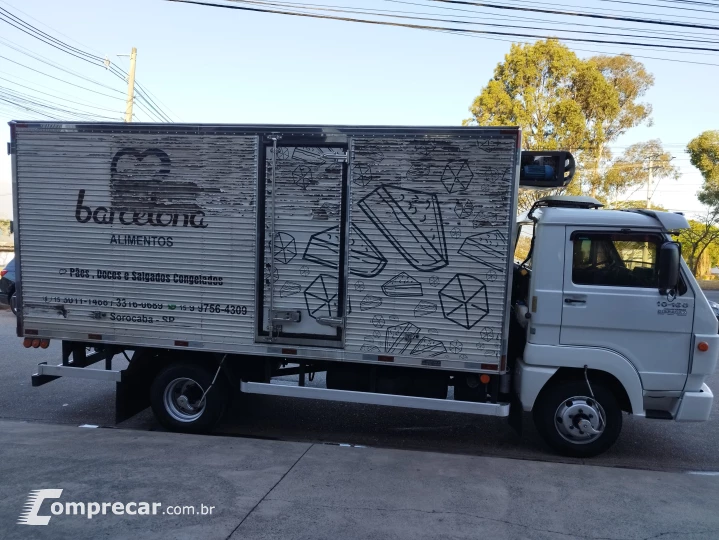 Delivery 10.160 + Baú Refrigerado