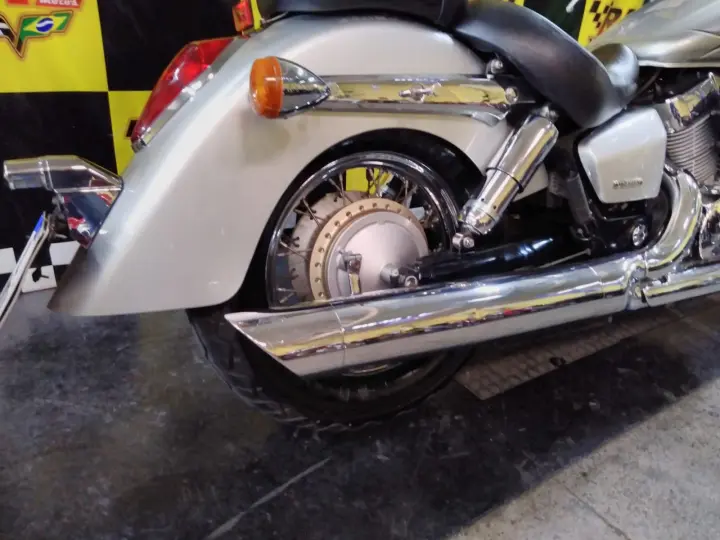 SHADOW 750