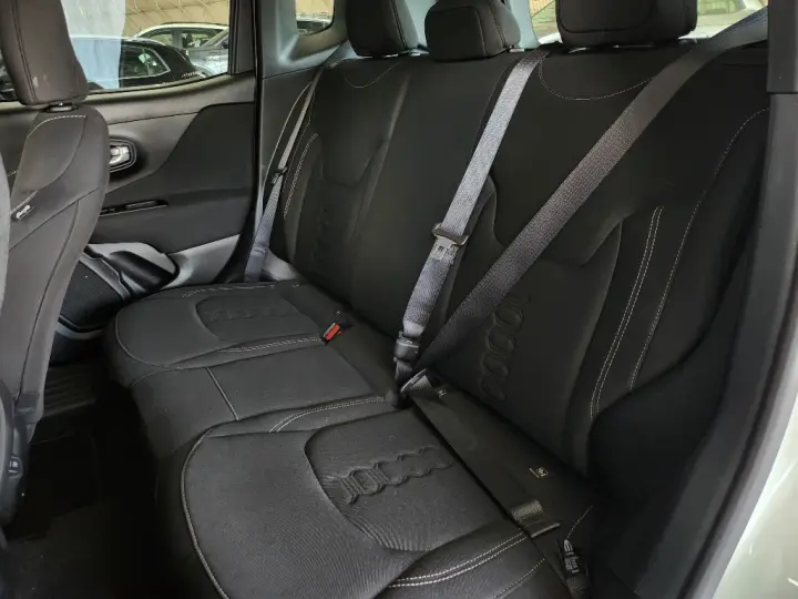 RENEGADE 1.3 T270 TURBO FLEX ALTITUDE AT6 SPORT