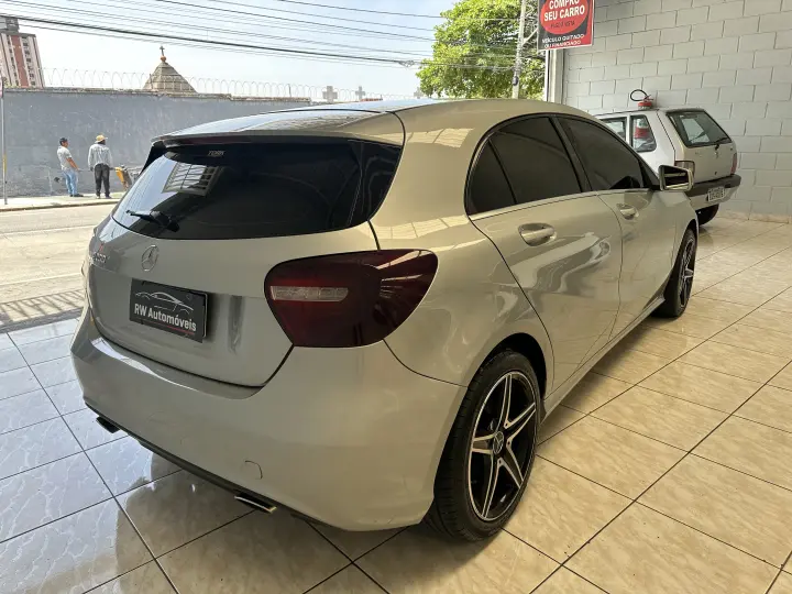 A 200 1.6 Turbo Urban 16V