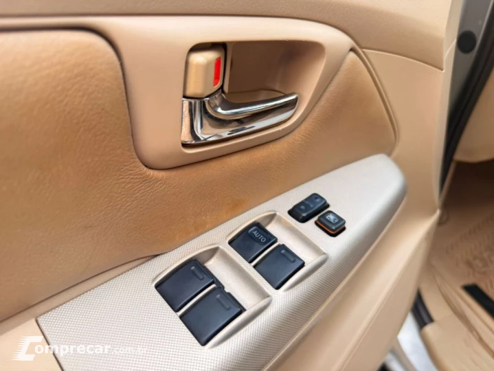 Hilux SW4 SRV D4-D 4x4 3.0 TDI Dies. Aut