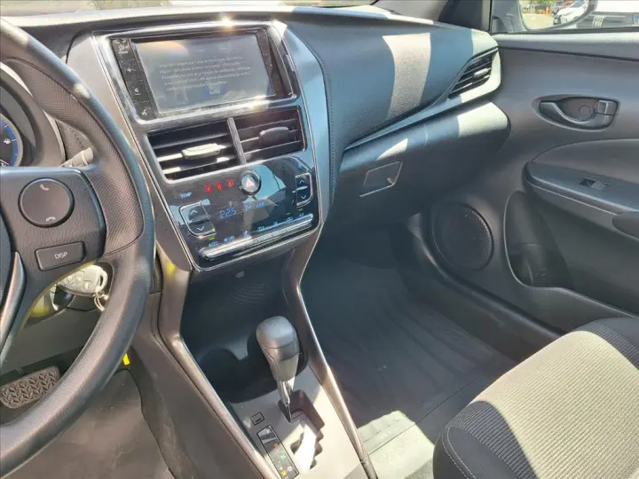 YARIS 1.5 16V FLEX SEDAN XL MULTIDRIVE