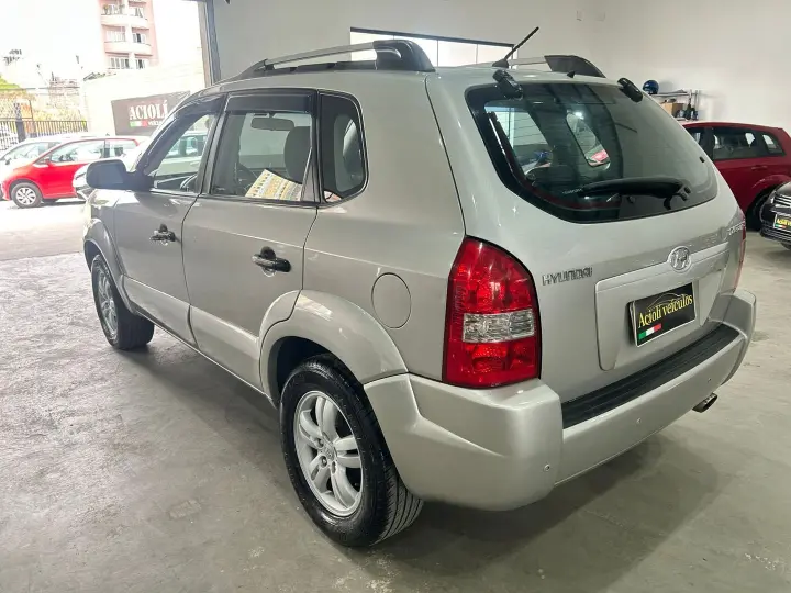 Tucson 2.0 Mpfi Gl 16V 142Cv 2Wd Gasolina 4P Automático