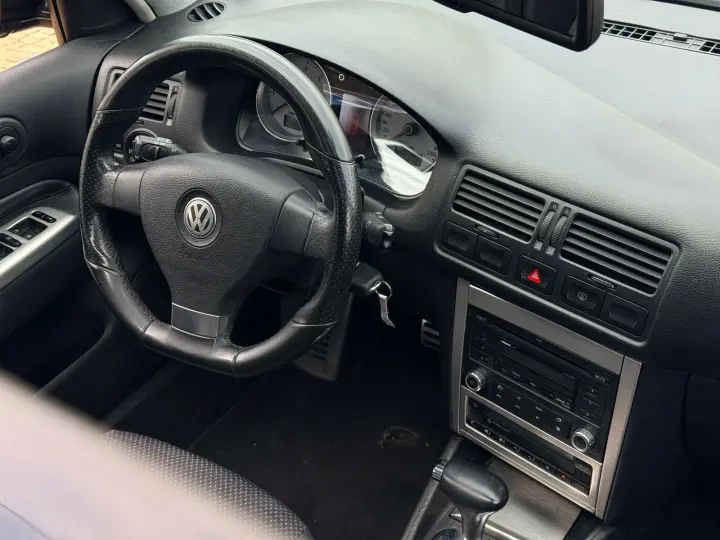 GOLF 2.0 MI Black Edition 8V