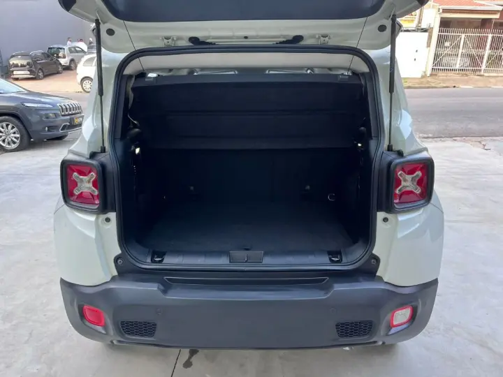 Renegade Sport 1.8 4x2 Flex 16V Mec.