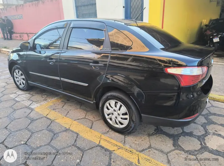 Grand Siena ATTRACTIVE 1.0 Flex 8V 4p