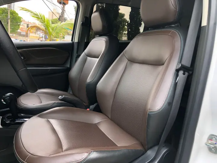 Spin 1.8 Premier 8V Flex 4P Automático