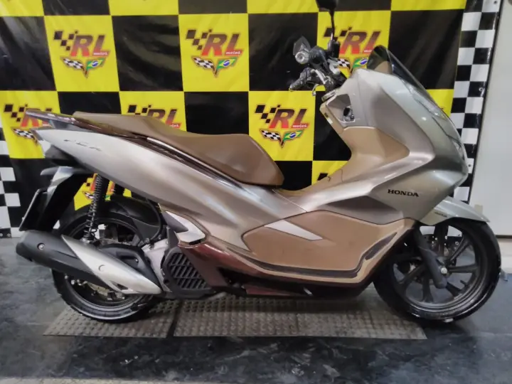 PCX 150 DLX