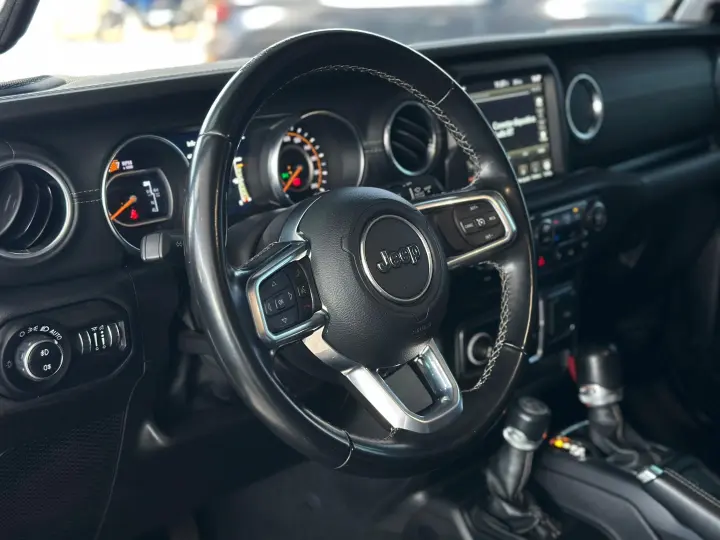 WRANGLER 2.0 TURBO GASOLINA UNLIMITED OVERLAND 4P 4X4 AT8