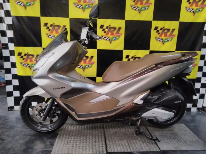 PCX 150 DLX