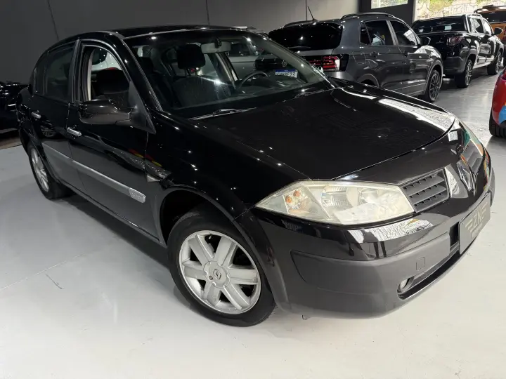 MEGANE 2.0 DYNAMIQUE SEDAN 16V GASOLINA 4P AUTOMÁTICO