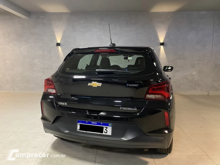 ONIX 1.0 Turbo Plus Premier