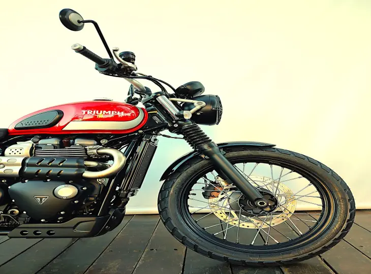 TRIUMPH STREET SCRAMBLER